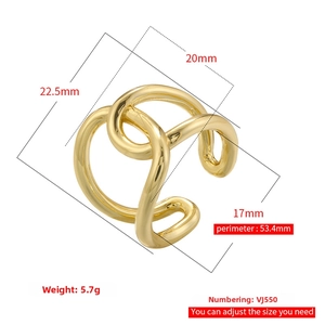 Technical dimensions of gold drop twist ring showing weight and adjustable band size