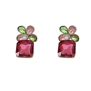 Vintage gold square pink crystal earrings with crystal flower and center pearl detail