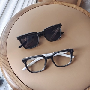 Kids trendy square frame sunglasses and fashion glasses with chic star metal rivets