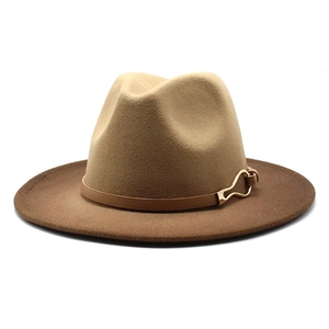Chapeau fedora classique en laine marron avec bande en cuir et boucle dorée élégante