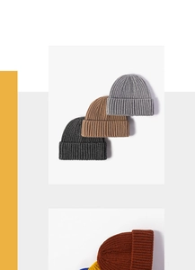 Détails de texture et variété de couleurs des bonnets rétro en maille côtelée pour l'hiver