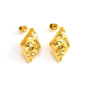 Gold-plated stainless steel rhombic earrings with hammered texture and liquid metal finish