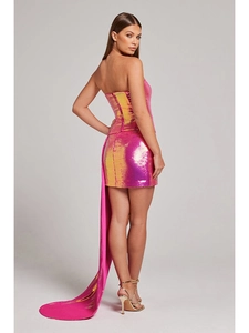 Abito a fascia con paillettes rosa e oro con strascico lungo e silhouette aderente