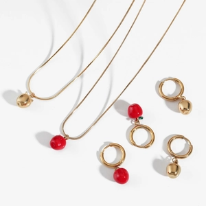 Parure bijoux en acier inoxydable avec pendentifs cerises rouges et dorés élégants