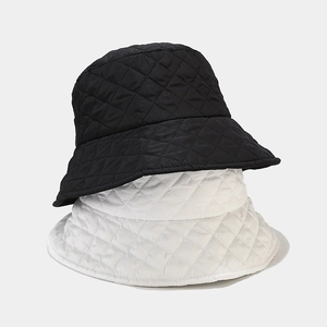 Autumn-winter quilted bucket hats with diamond lattice pattern in black and white colors