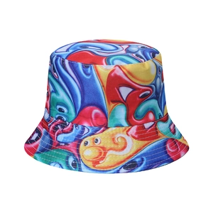 Chapeau bob réversible pour femme avec motifs géométriques colorés et protection solaire