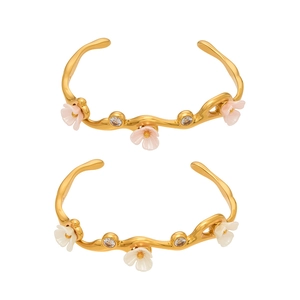 French vintage resin flower cuff bracelet in gold plated stainless steel for women