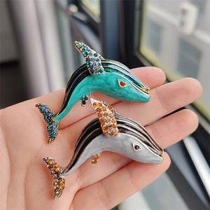 Western Fashion Zinc Alloy Enamel Whale Dolphin Brooch Rhinestone Inlaid Animal Lapel Pin Jewelry Accessory For Unisex