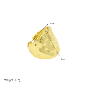 Detail view of gold hammered texture ring showing dimensions 19mm and weight 4.7g
