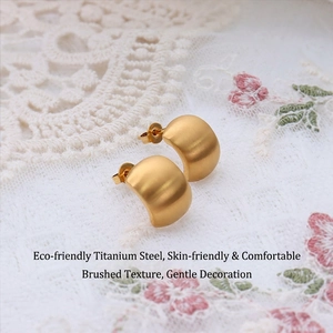 Brushed 18K gold-plated titanium steel C-shaped stud earrings in a minimalist style