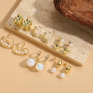 6-Paar-Set aus 14K vergoldeten Herz- und Perlenohrringen mit Bärenstecker-Designs