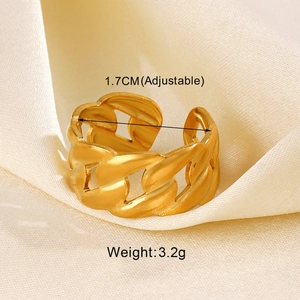 Detail view of gold Cuban link adjustable ring with 1.7cm diameter and 3.2g weight