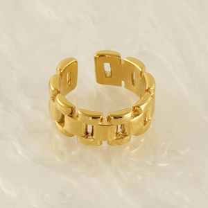 Golden chain link open ring in geometric design for women, minimalist fashion style