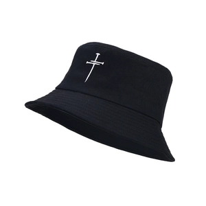 Chapeau bob noir tendance en coton avec broderie croix blanche pour protection solaire