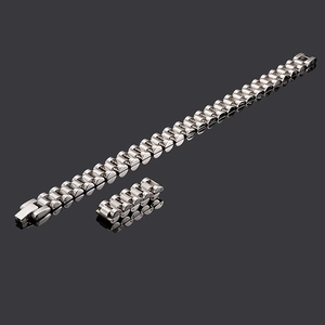 Minimalist silver titanium steel watchband bracelet with extra link segments