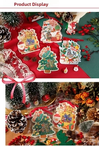 Détail d'étiquettes de Noël avec rubans rouges et formes festives pour décoration DIY
