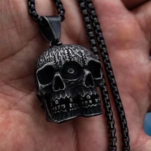 Retro double-sided skull pendant necklace in antique silver stainless steel punk style