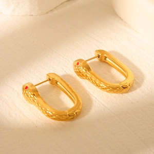 Boucles d'oreilles créoles serpent en acier inoxydable doré 18 carats avec yeux rouges