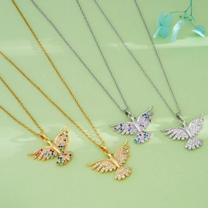 Colliers ailes d'ange plaqués or 18 carats avec pendentifs en zircone colorés