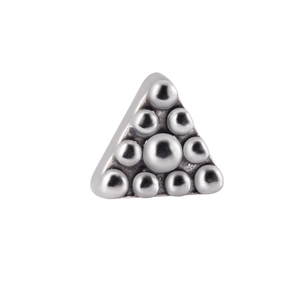 Dermal Anchor Aufsatz aus Edelstahl in Dreiecksform mit dekorativen Nieten-Details