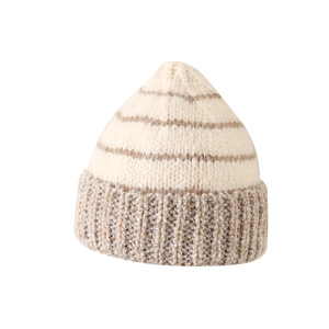 Cappello in maglia a righe per bambini beige e marrone con bordo risvoltato spesso