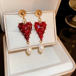 Boucles D'oreilles Pendantes Coeur Künstliche Perle Baroque Émail Rouge Avec Tige En Argent Style Français Pour Femmes