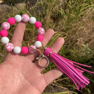 Colorful leopard print silicone bead wristlet keychain with pink tassel for women