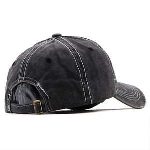 Berretto da baseball vintage in cotone lavato grigio scuro con ricamo tigre e cuciture a contrasto