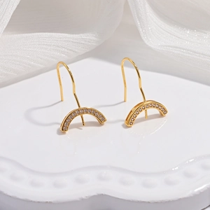 Ganci per orecchini a semicerchio in argento S925 con pavé di zirconi e placcatura oro