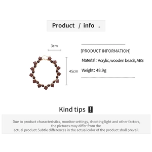 Infographic showing acrylic leopard print cubes and wooden beads necklace specifications