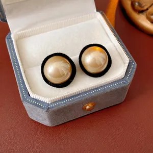 Vintage Round Stud Earrings With Imitation Artificial Pearl Velvet Flocked Alloy Chic French Style For Women Silver Earring Post