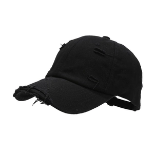 Schwarze Vintage-Baseballkappe aus Baumwolle mit Distressed-Effekt und Fransen