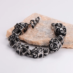 Retro stainless steel skull link bracelet for men on natural stone with hip hop style