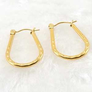 Orecchini a cerchio a forma di U in acciaio inossidabile oro 18K con finitura martellata fine