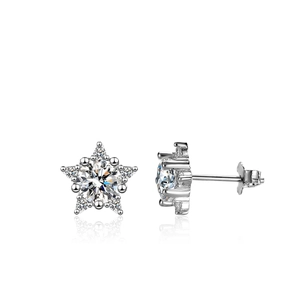 Star-shaped S925 sterling silver moissanite stud earrings for women with mirror reflection