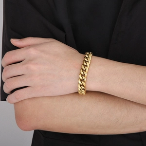 Classic golden Cuban link chain bracelet for men in polished minimalist titanium steel