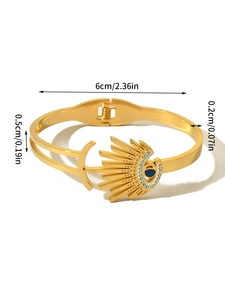 Detailed view of evil eye bracelet size specifications including 6cm inner diameter