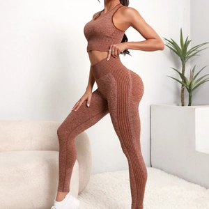 Nahtloses Yoga-Set mit High-Waist-Leggings und Sport-BH in Rostrot-Melange
