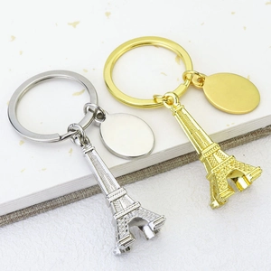 3D metal Eiffel Tower keychain in gold and silver finish, creative travel souvenir gift