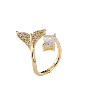 Minimalist gold-plated fisheye ring with rectangular zircon and fishtail design