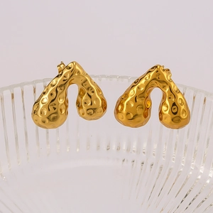 Golden double teardrop earrings with hammered texture on clear glass, 18K gold plated