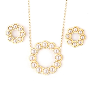 Gioielli Con Collana E Orecchini In Acciaio Inossidabile Con Design Floreale A Corona Di Künstliche Perle Circolari Elegante Per Donna