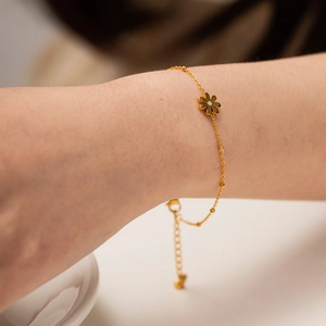 Daisy Flower Bracelet 18K Gold Plated Stainless Steel Simple Elegant Zircon Inlaid Adjustable Jewelry For Women Girls