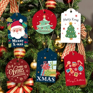 Lot de 6 étiquettes cadeaux de Noël festives suspendues à un sapin de Noël décoré