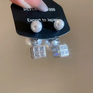 Elegante S925 Silber Perlenohrringe mit quadratischen Zirkonia-Anhängern für Damen