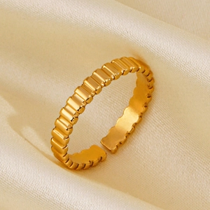 Bague Acier Inoxydable Plaquée Or 18K Réglable Texture Rayures Verticales Bijoux Pour Femmes Style Hip Hop