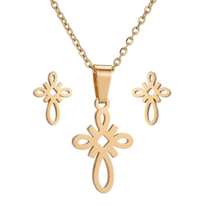 Set aus goldener Halskette und Ohrringen im chinesischen Knoten-Design auf Weiß