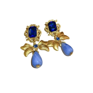 Boucles d'oreilles vintage en or avec cristaux bleu foncé et pendentifs goutte bleu ciel
