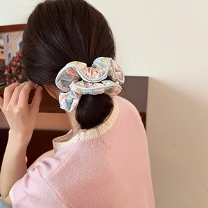 Chouchou en dentelle à fleurs double couche, accessoire cheveux élégant en tissu