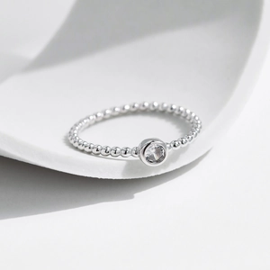Anello di perline in argento 925 con moissanite rotonda dal design minimalista lucido